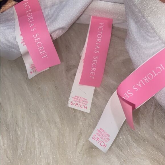 Victoria’s Secret 3 Piece Bikini set - Picture 3 of 3